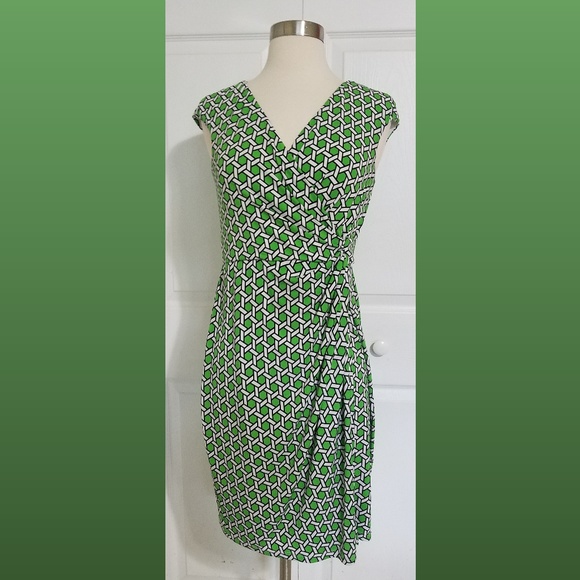 Maggy London Dresses & Skirts - Maggy London Faux Wrap Dress Size 4P